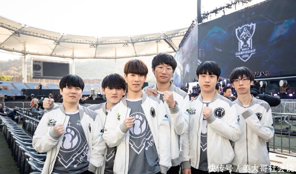 手的表现同 手的表现同