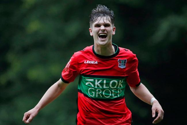 字是在怎样 字是在怎样