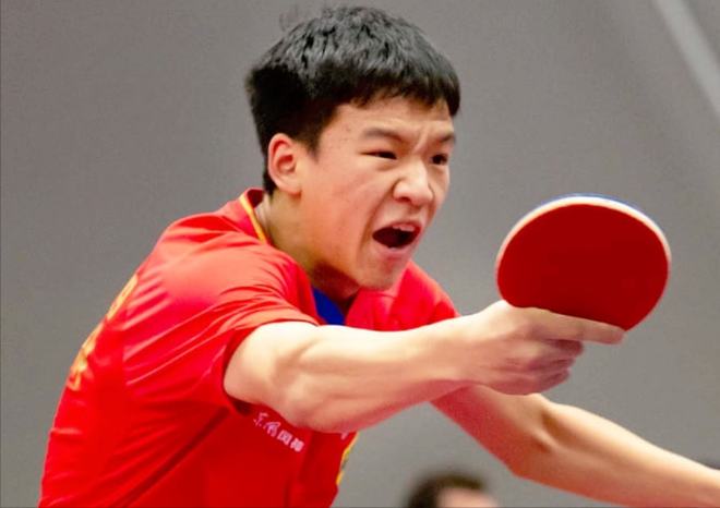 对膝关节负 对膝关节负